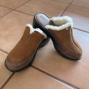 Shearling Born clogs in size 6, NWOT